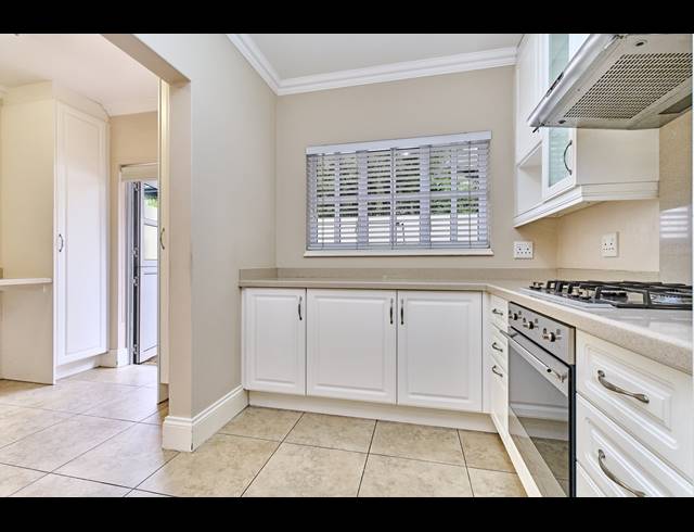 3 BEDROOM FREESTANDING FOR SALE IN WATERFALL VALLEY MATURE LIFESTYLE ESTATE